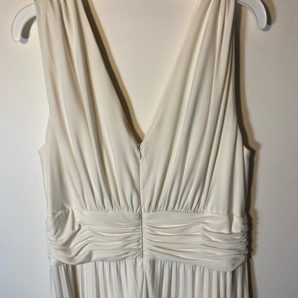 Suzi Chin Maxi Length V Neck Formal Pleated White Dress size 10 - Picture 7 of 12